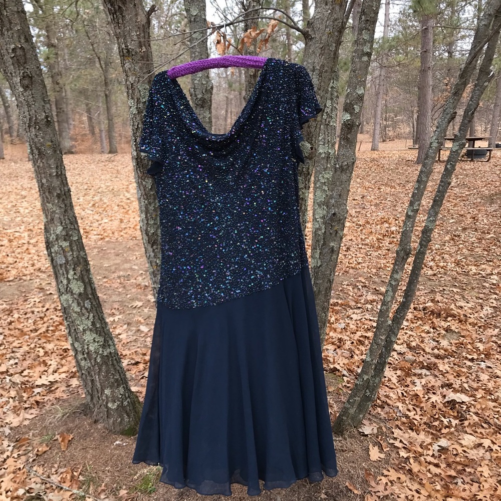 Dress - Picture 2 of 2